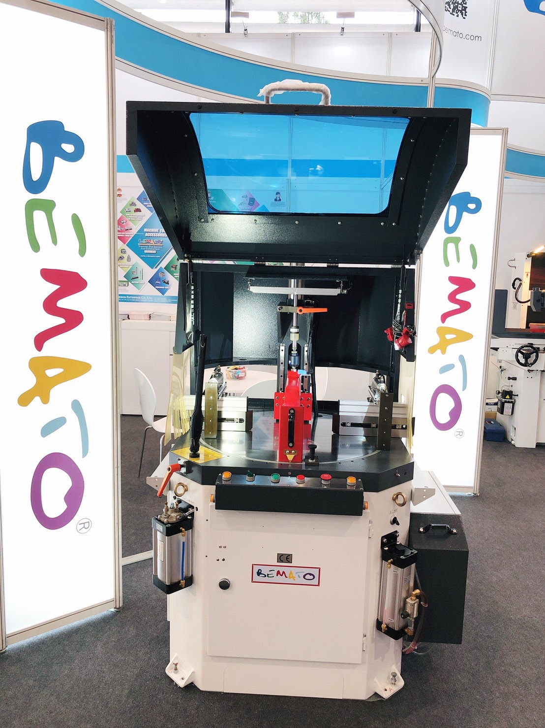 Hình ảnh triển lãm EMO Hannover 2019, diễn ra từ ngày 16 đến 21 tháng 9 năm 2019.